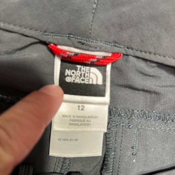 The North Face womens pants/ shorts size 12 - Picture 9 of 9